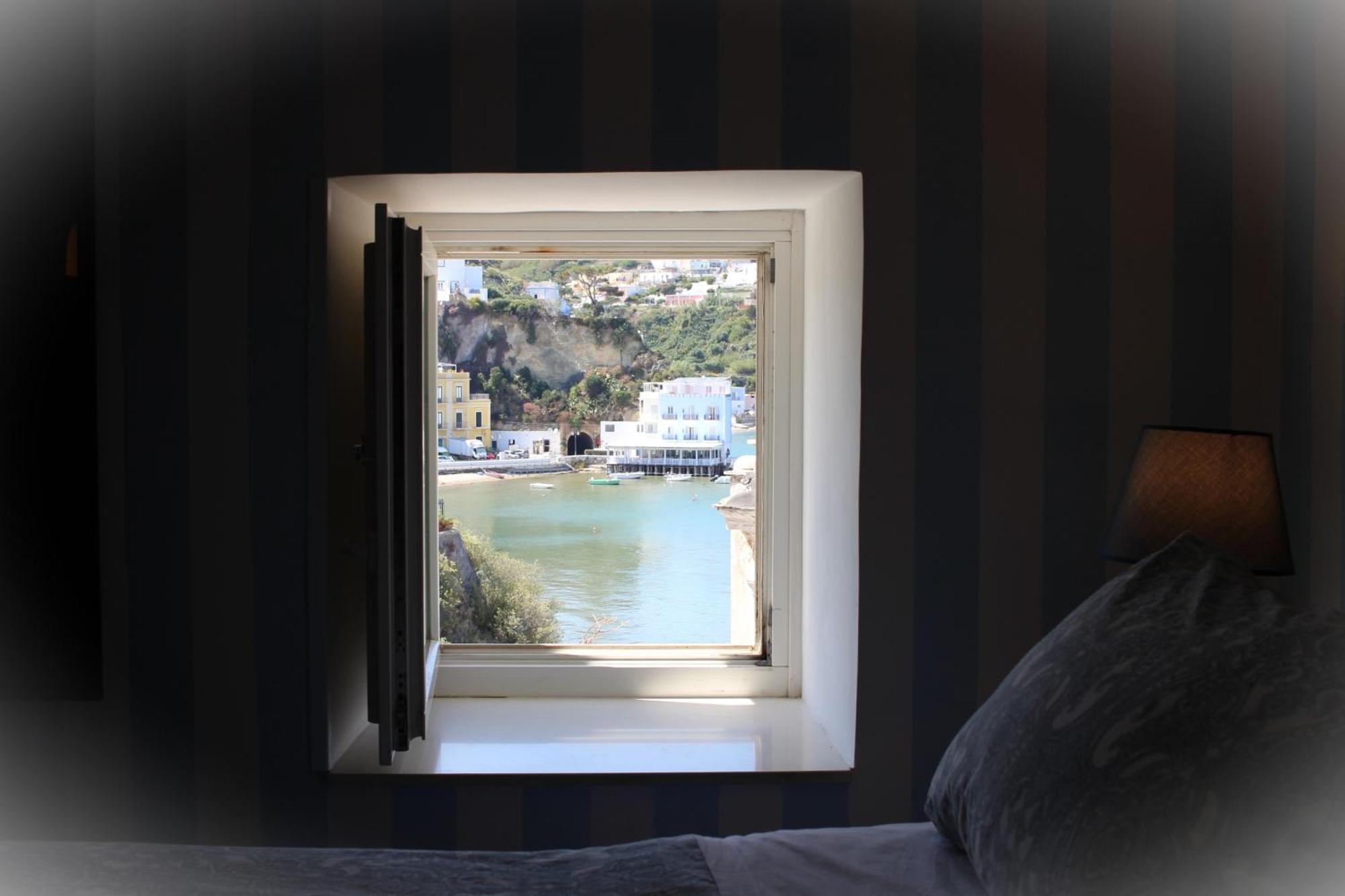 La Mansarda Sul Porto Apartment Ponza Exterior photo