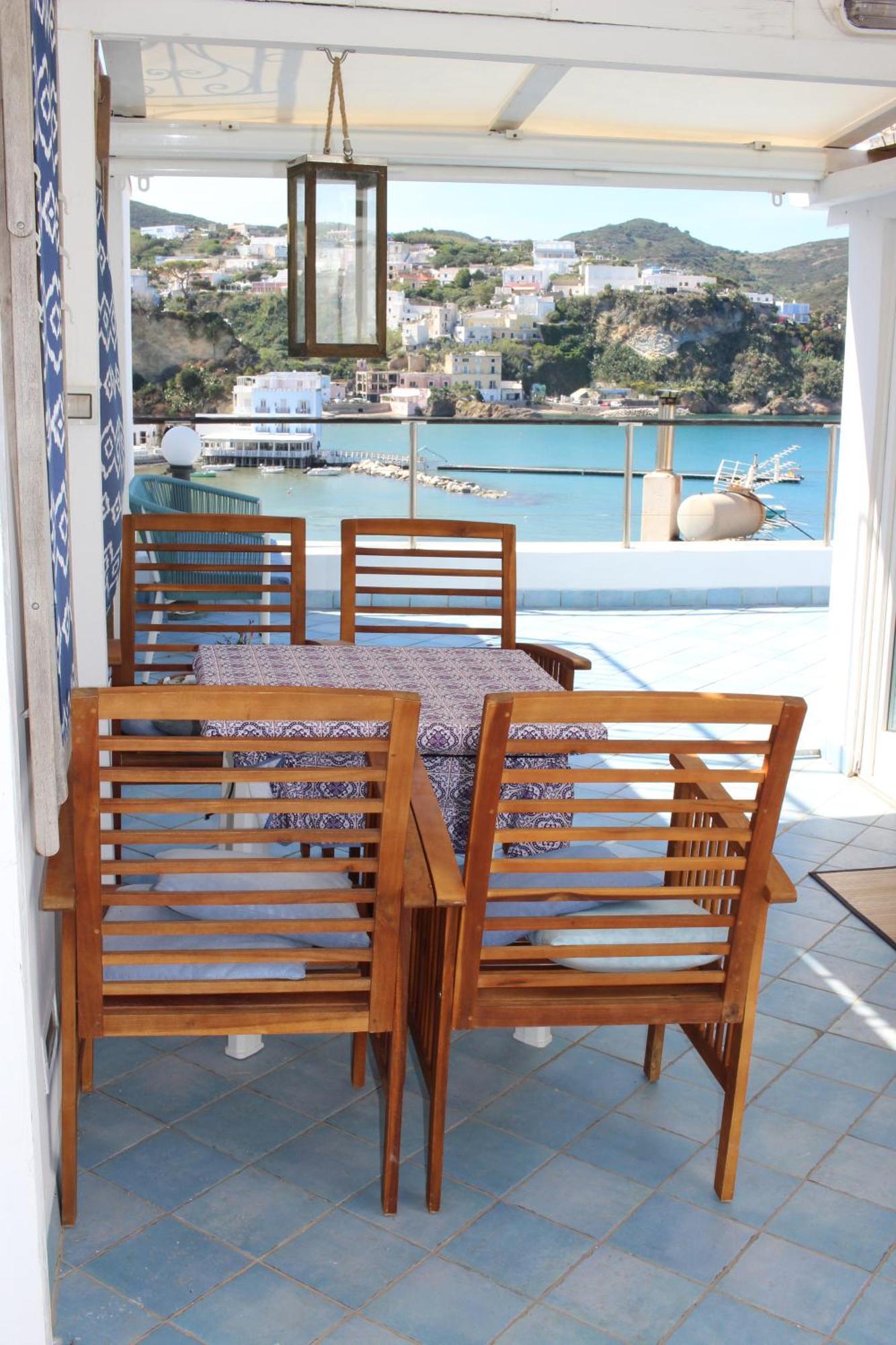 La Mansarda Sul Porto Apartment Ponza Exterior photo